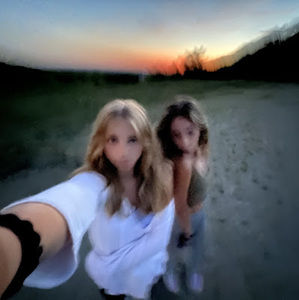 Meet your Posher, Chloe